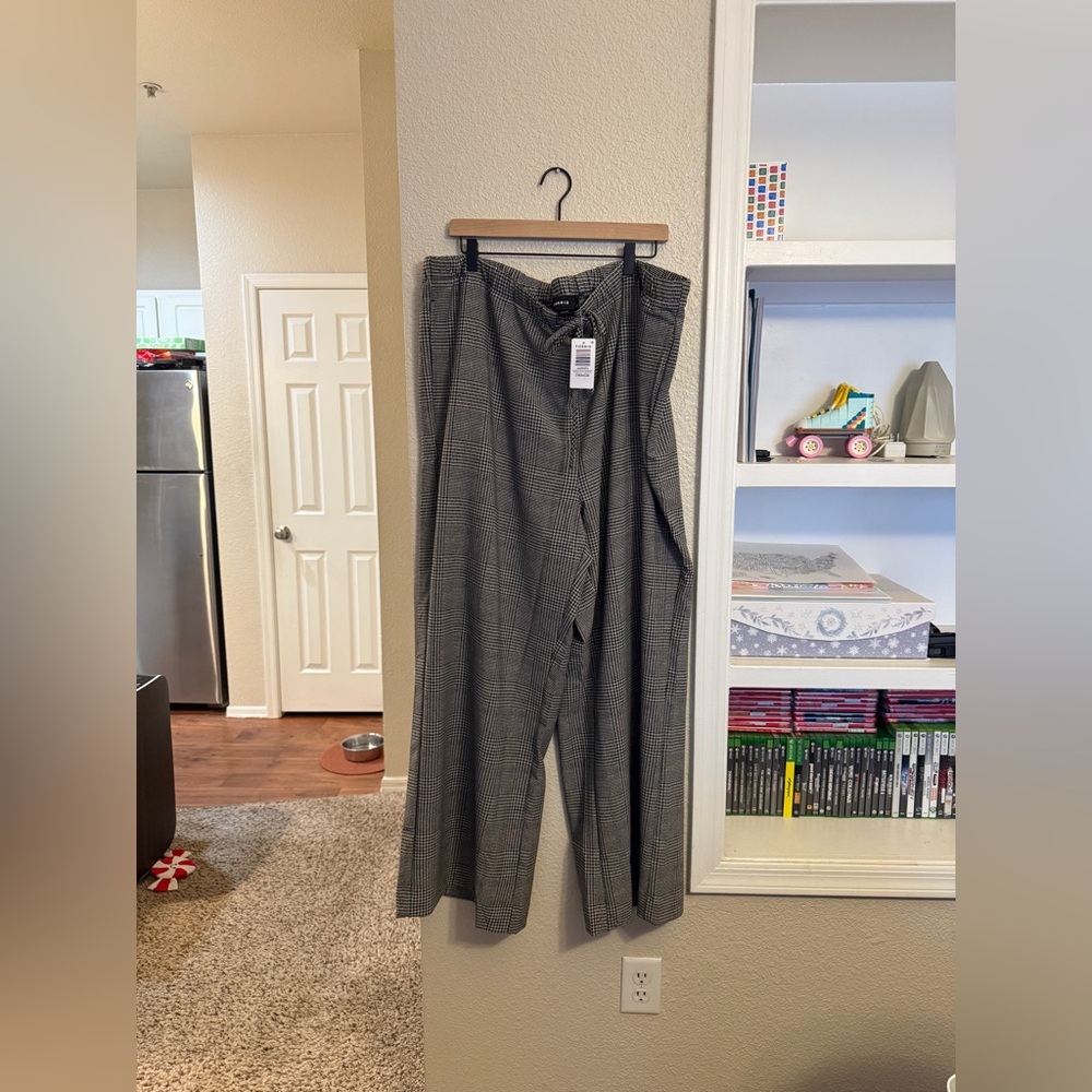 NWT TORRID High-Rise Wide Leg Pull-On Crepe Pant - Picture 4 of 8